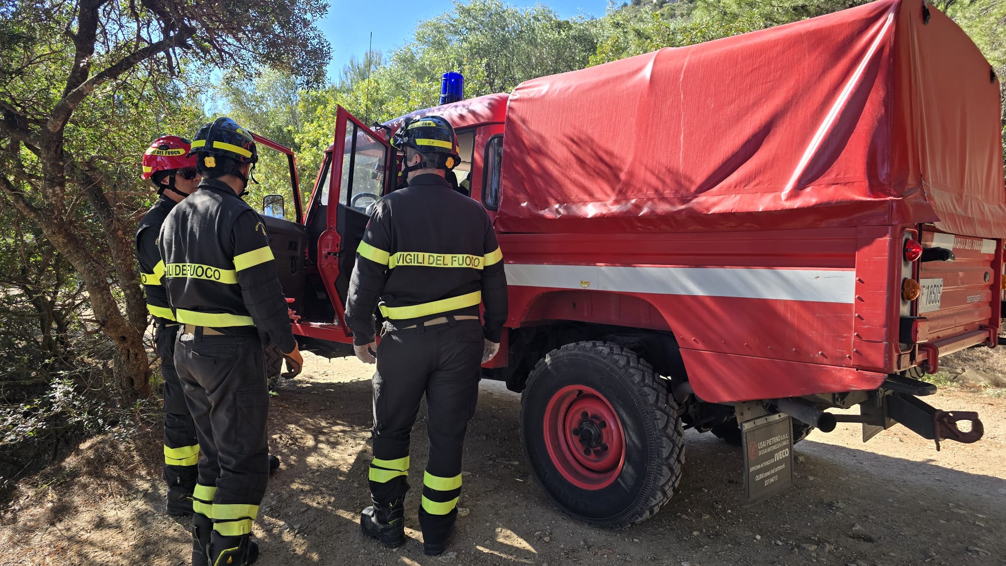 Golfo Aranci, donna si infortuna a Cala Moresca: recuperata dai vigili del fuoco