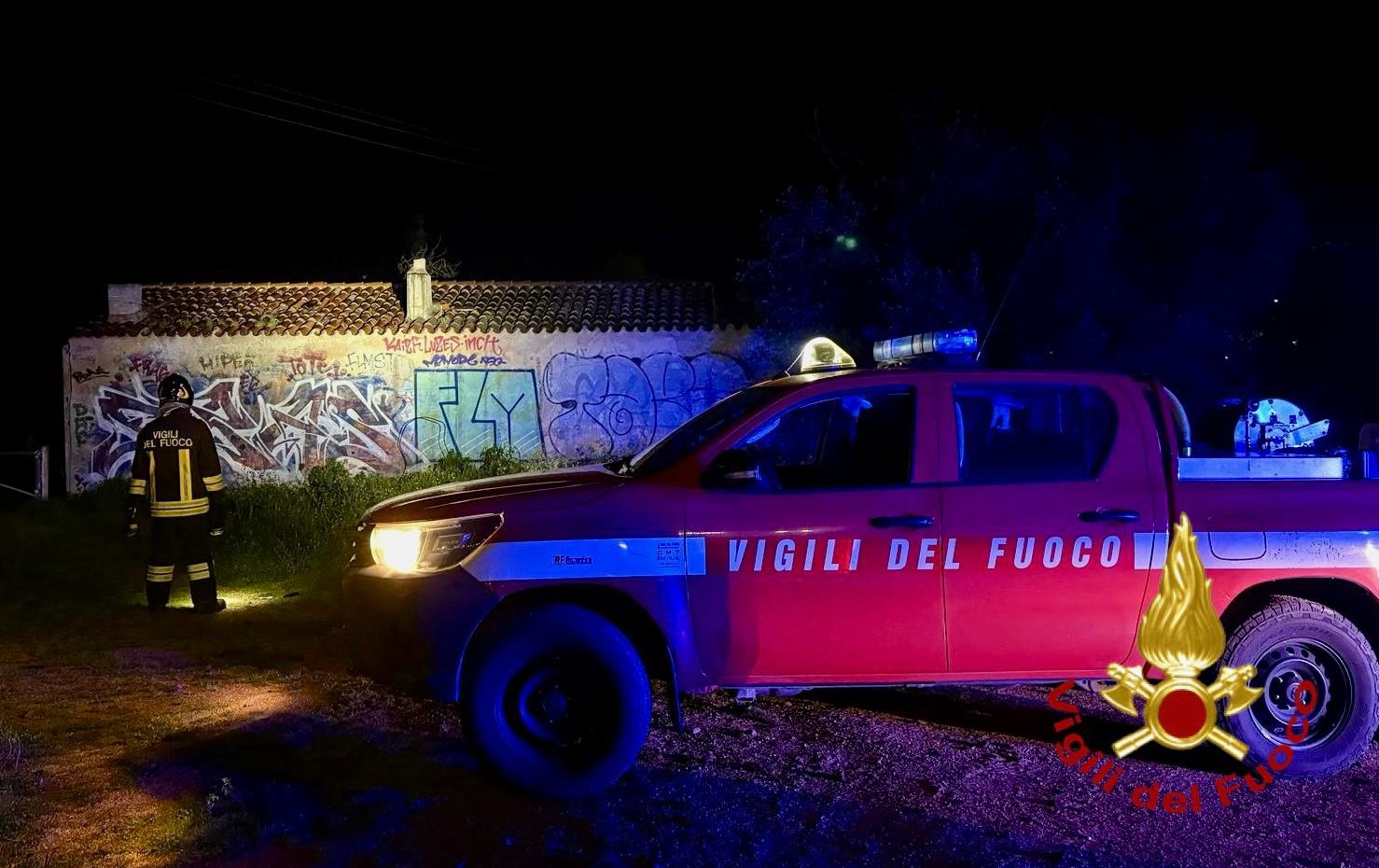 Olbia, incendio in un edificio dismesso nell’area ferroviaria: salvate due persone