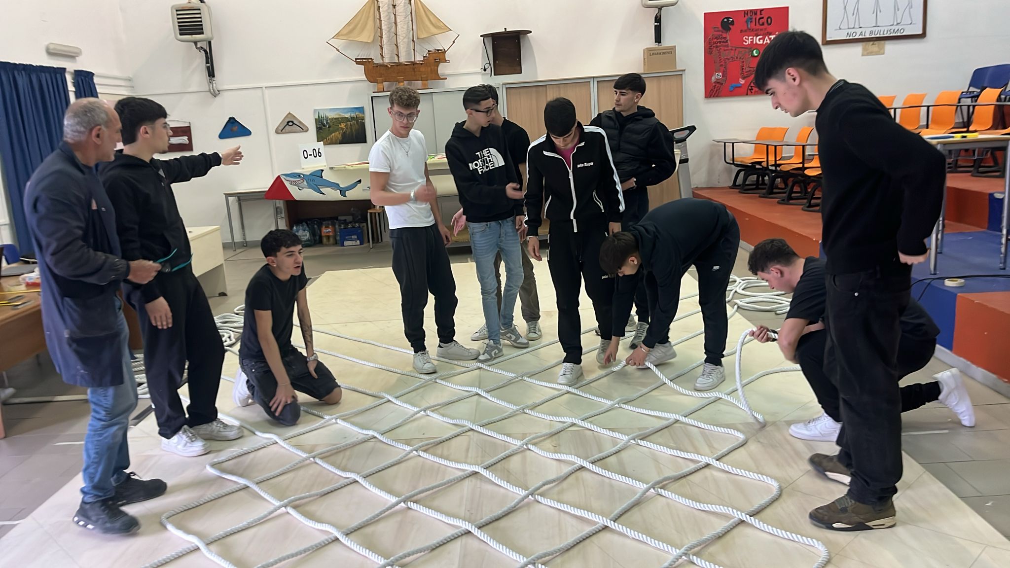 Da Olbia a La Spezia: gli studenti dell’Amsicora sfidano il Guinness con il “paglietto dei record”