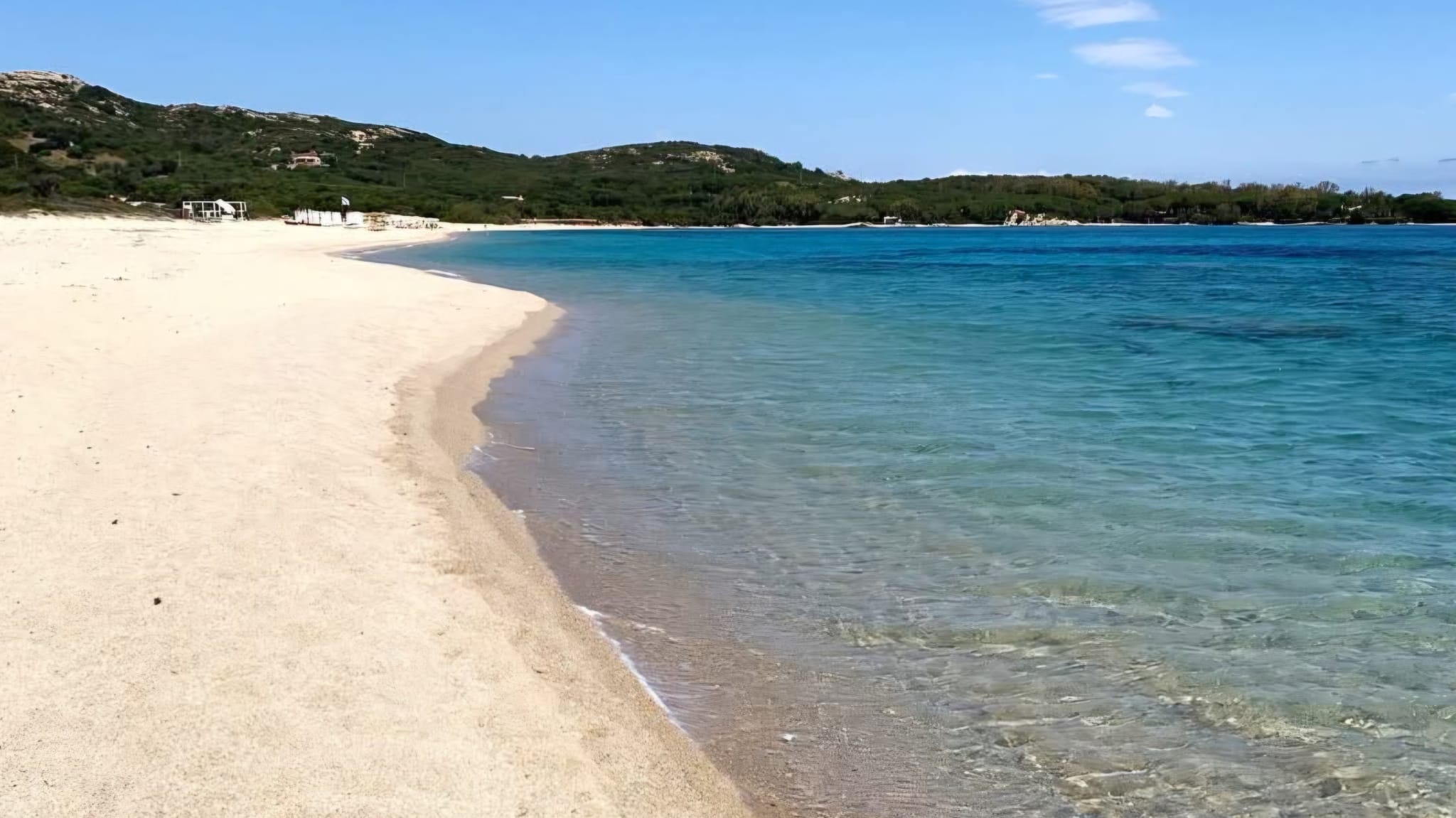 Arzachena, stop al divieto di balneazione nella spiaggia di Manneana 