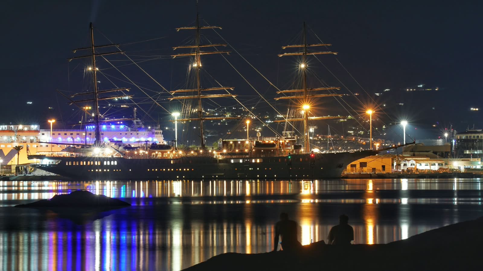 Olbia, lo scatto notturno da fiaba di Luigi Sanna