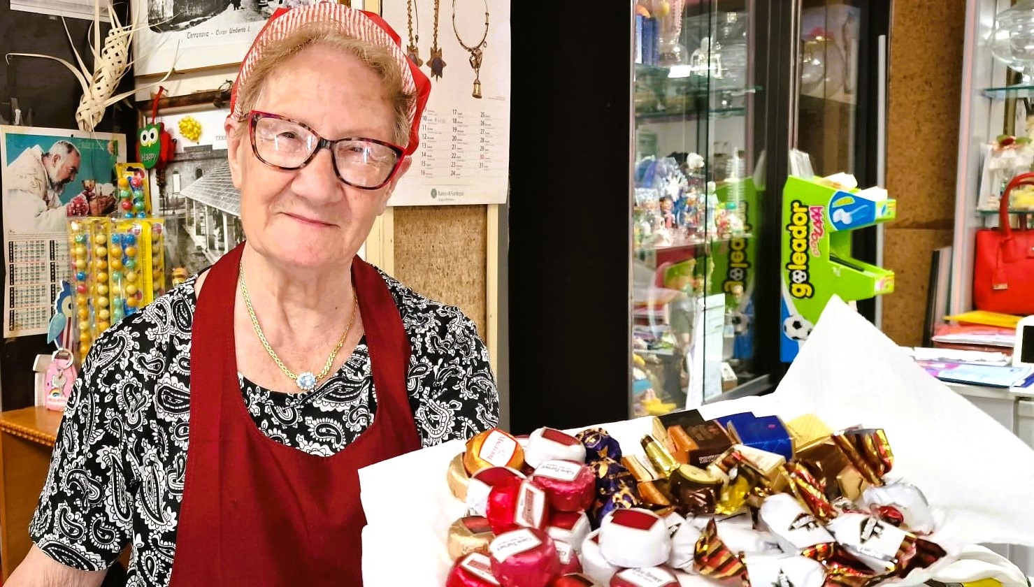 Olbia, zia Anna compie 83 anni: una vita di dolcezza e generosità